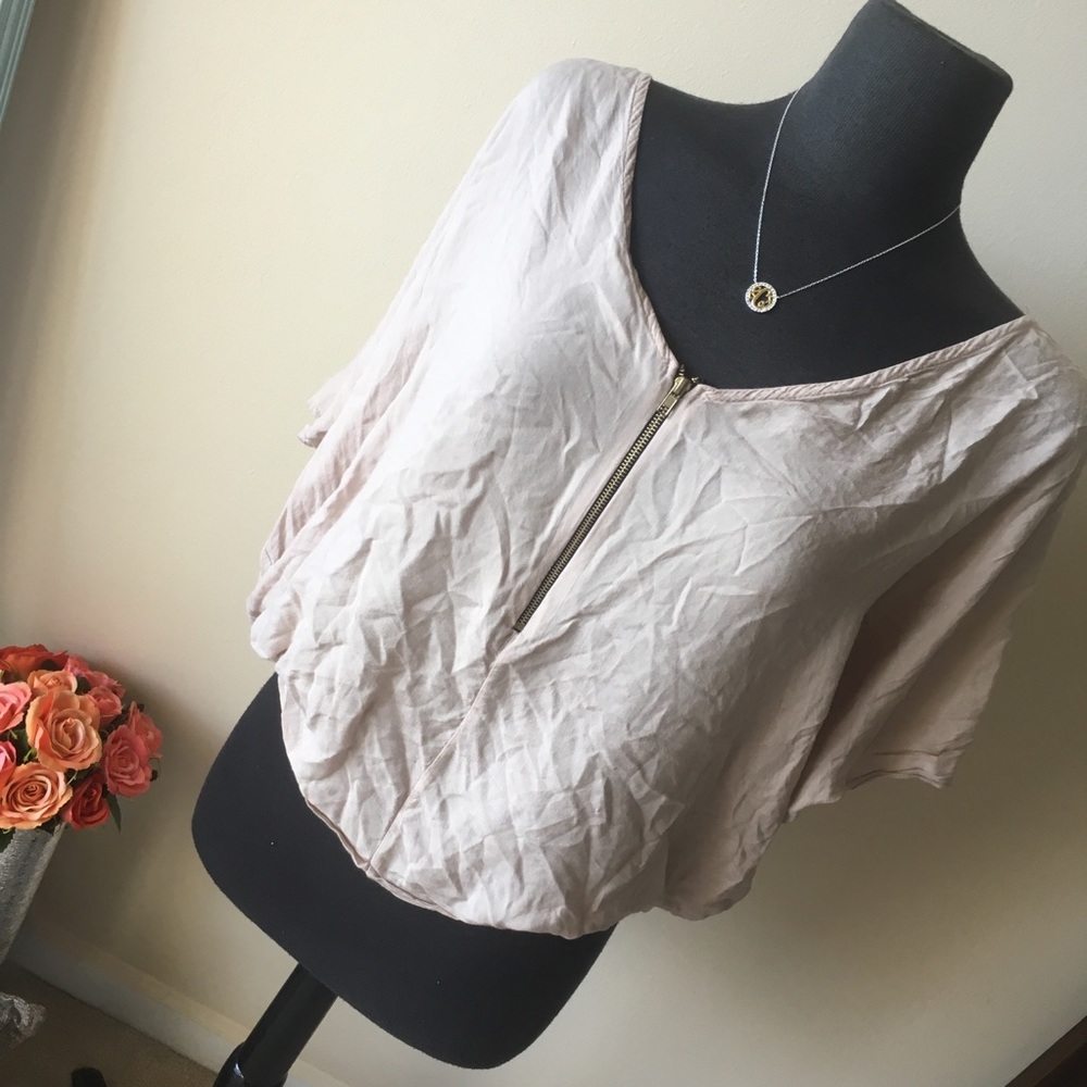 Beige / Cream Blouse Size Medium/Large